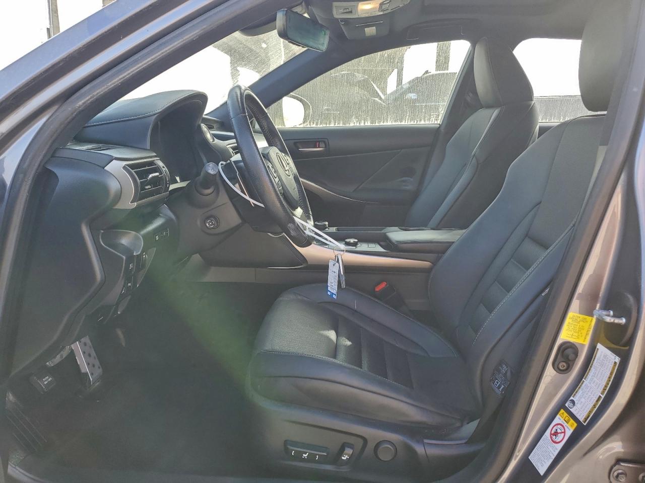 Lexus Is 300 Image 12