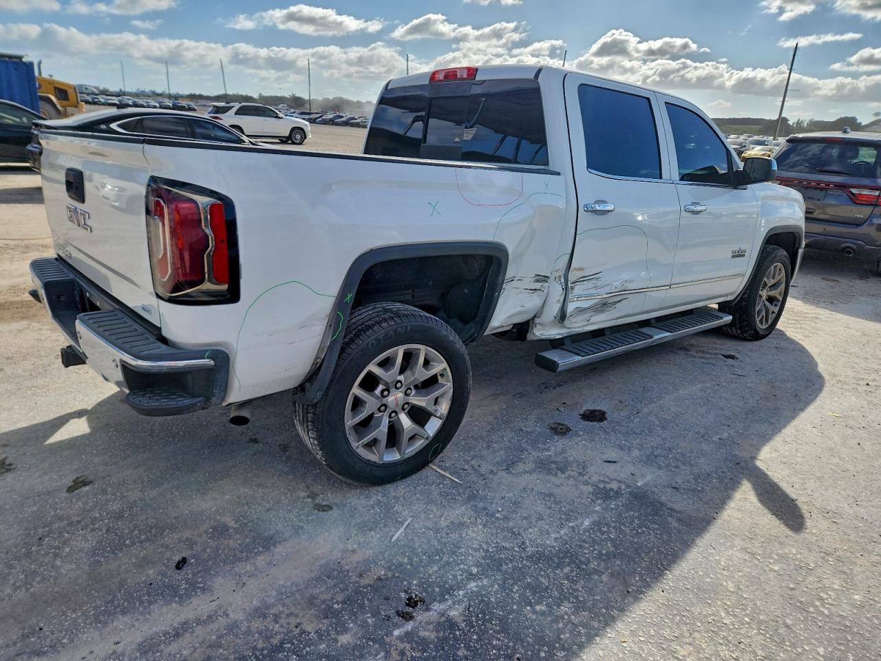 GMC Sierra C1500 Slt Image 2