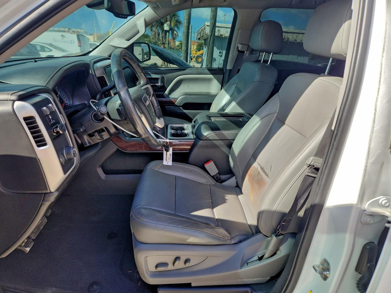 GMC Sierra C1500 Slt Image 4