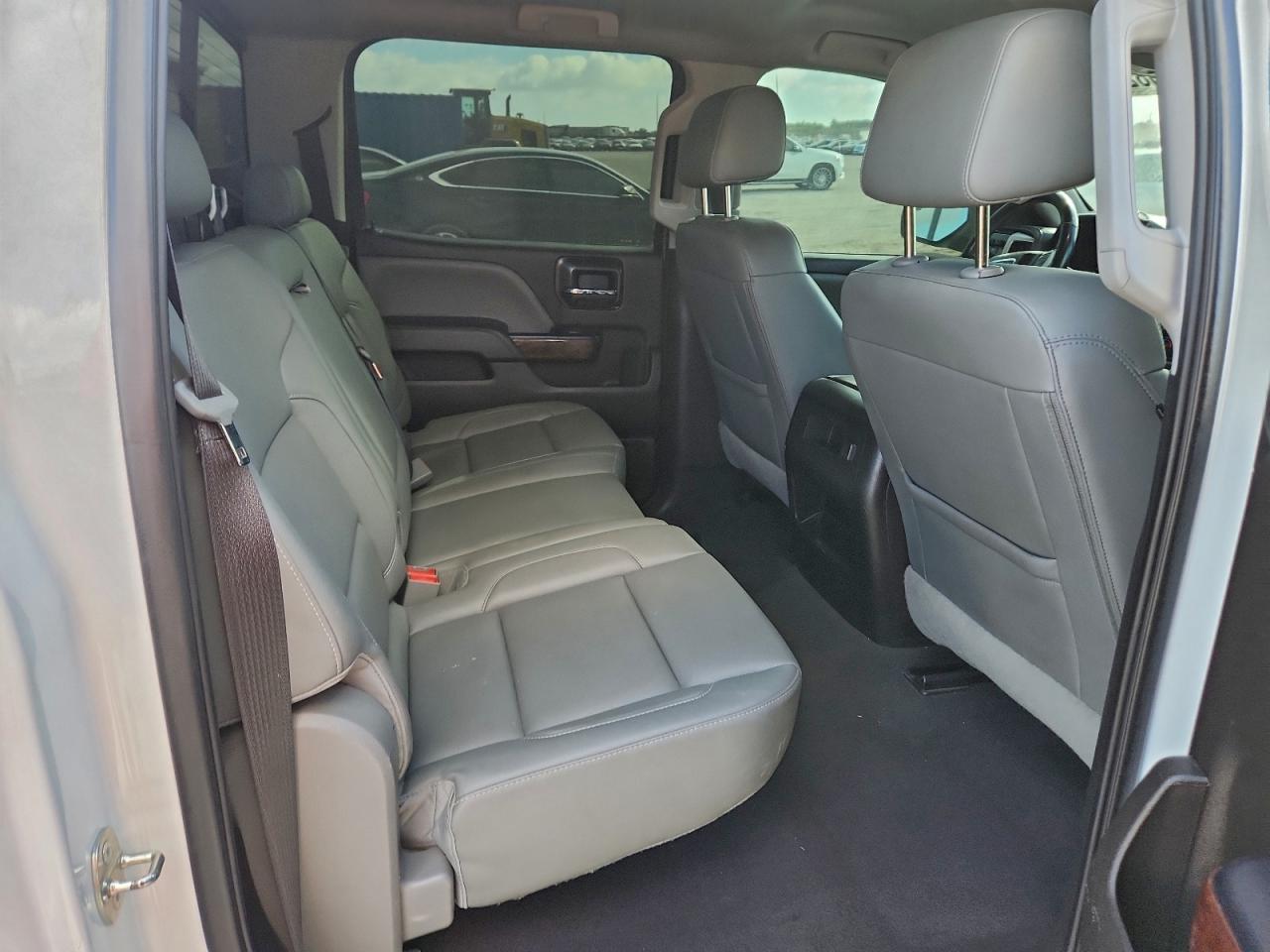 GMC Sierra C1500 Slt Image 8