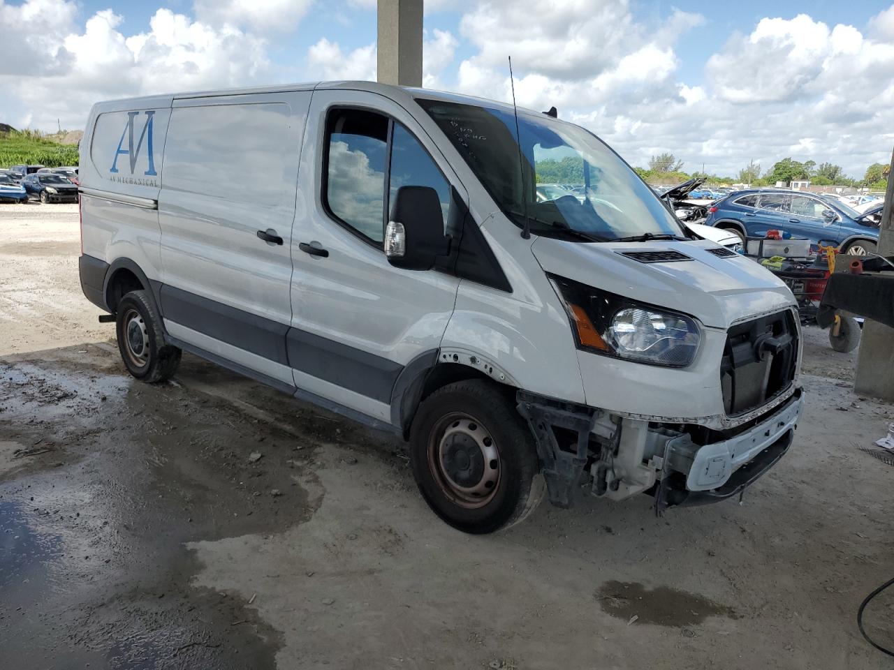 Ford Transit T-150 Image 12