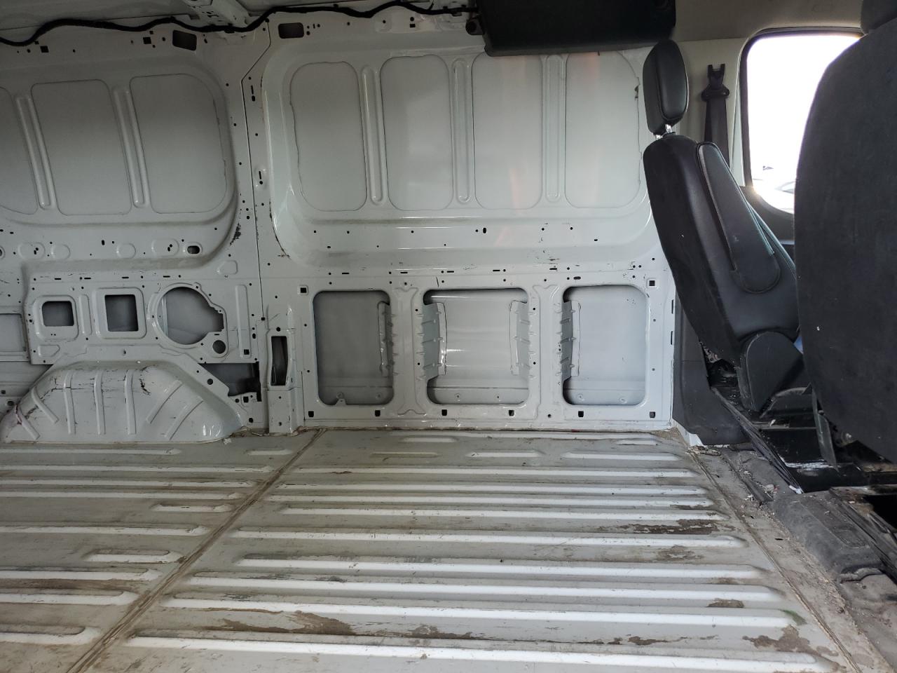 Ford Transit T-150 Image 9