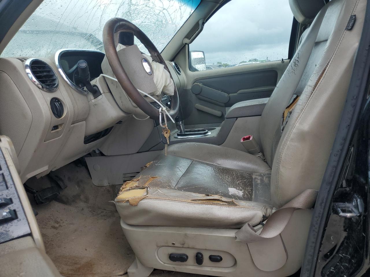 Ford Explorer Xlt Image 9