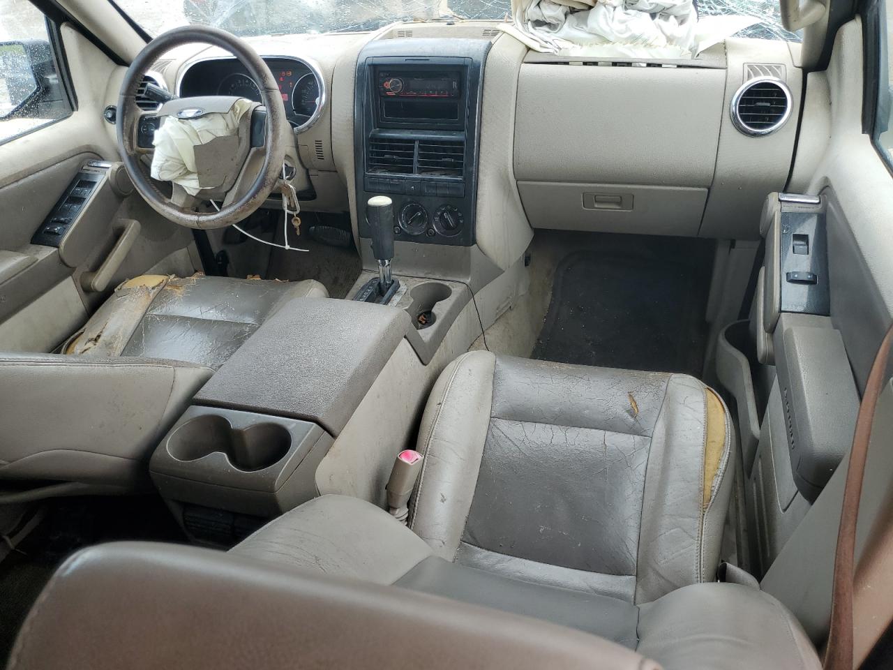 Ford Explorer Xlt Image 7