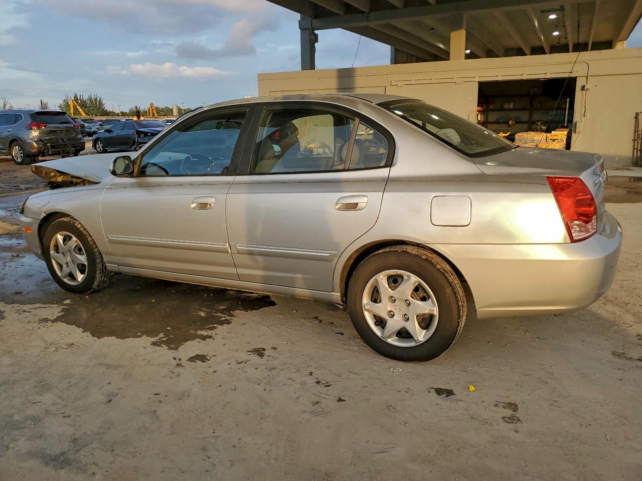 Hyundai ELANTRA Gls Image 4