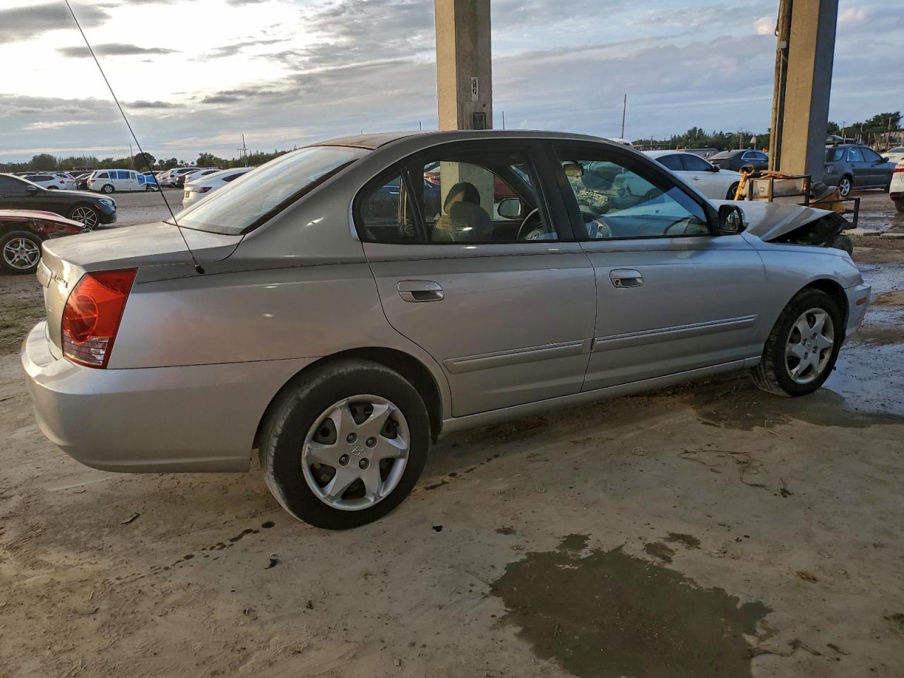 Hyundai ELANTRA Gls Image 3