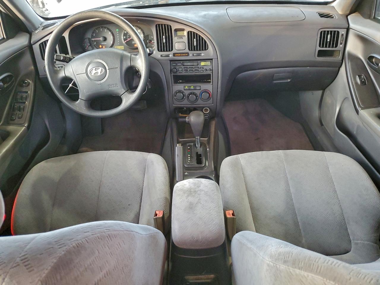 Hyundai ELANTRA Gls Image 9