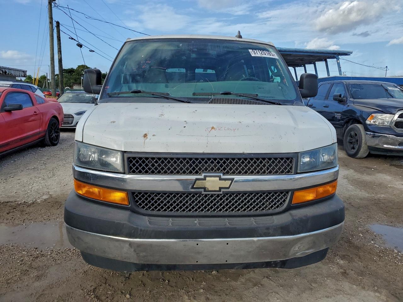 Chevrolet Express Lt Image 10