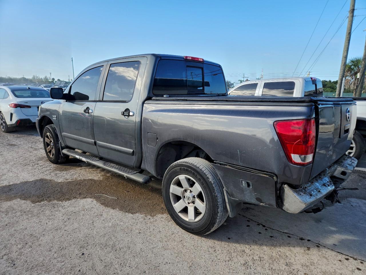 Nissan Titan Xe Image 3