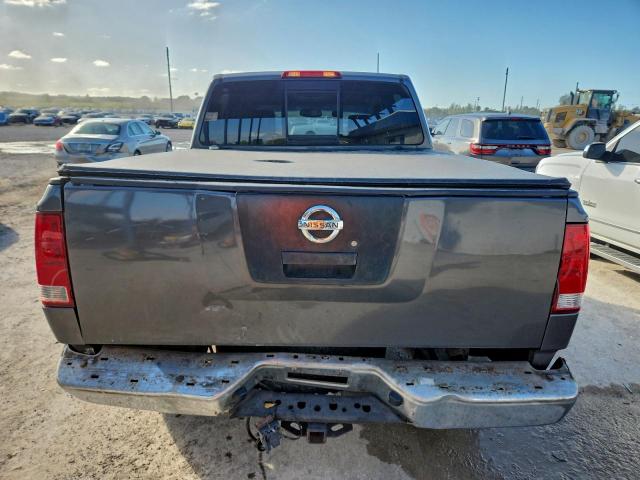 Nissan Titan Xe Image 4