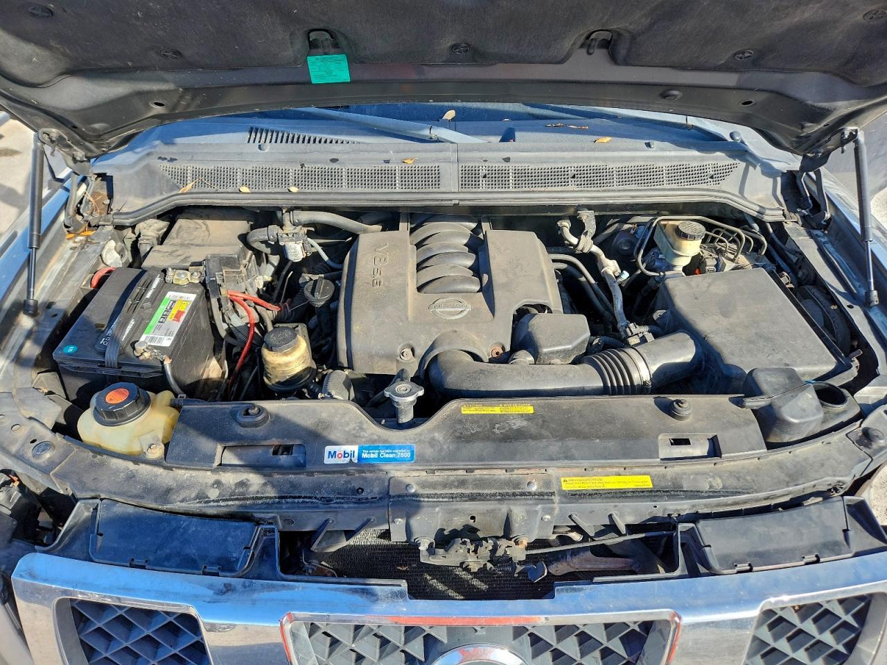 Nissan Titan Xe Image 8