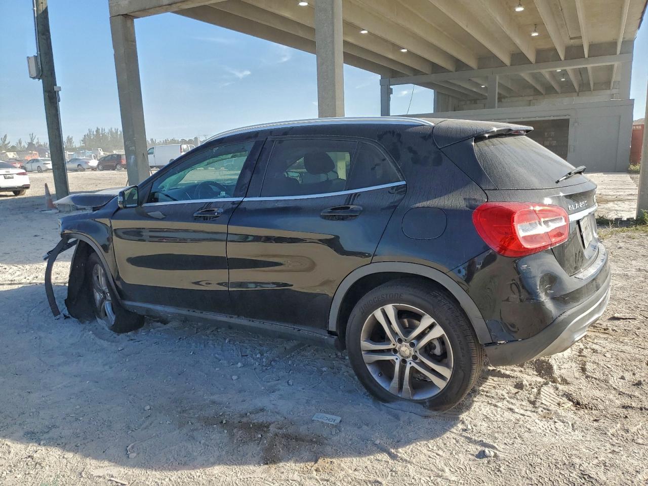 Mercedes-Benz GLA 250 Image 11