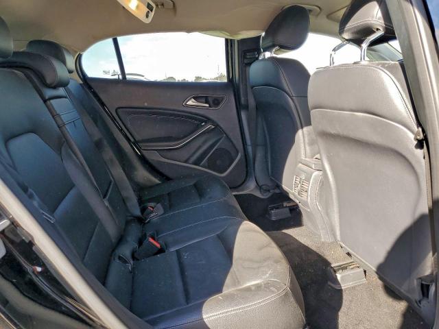 Mercedes-Benz GLA 250 Image 10