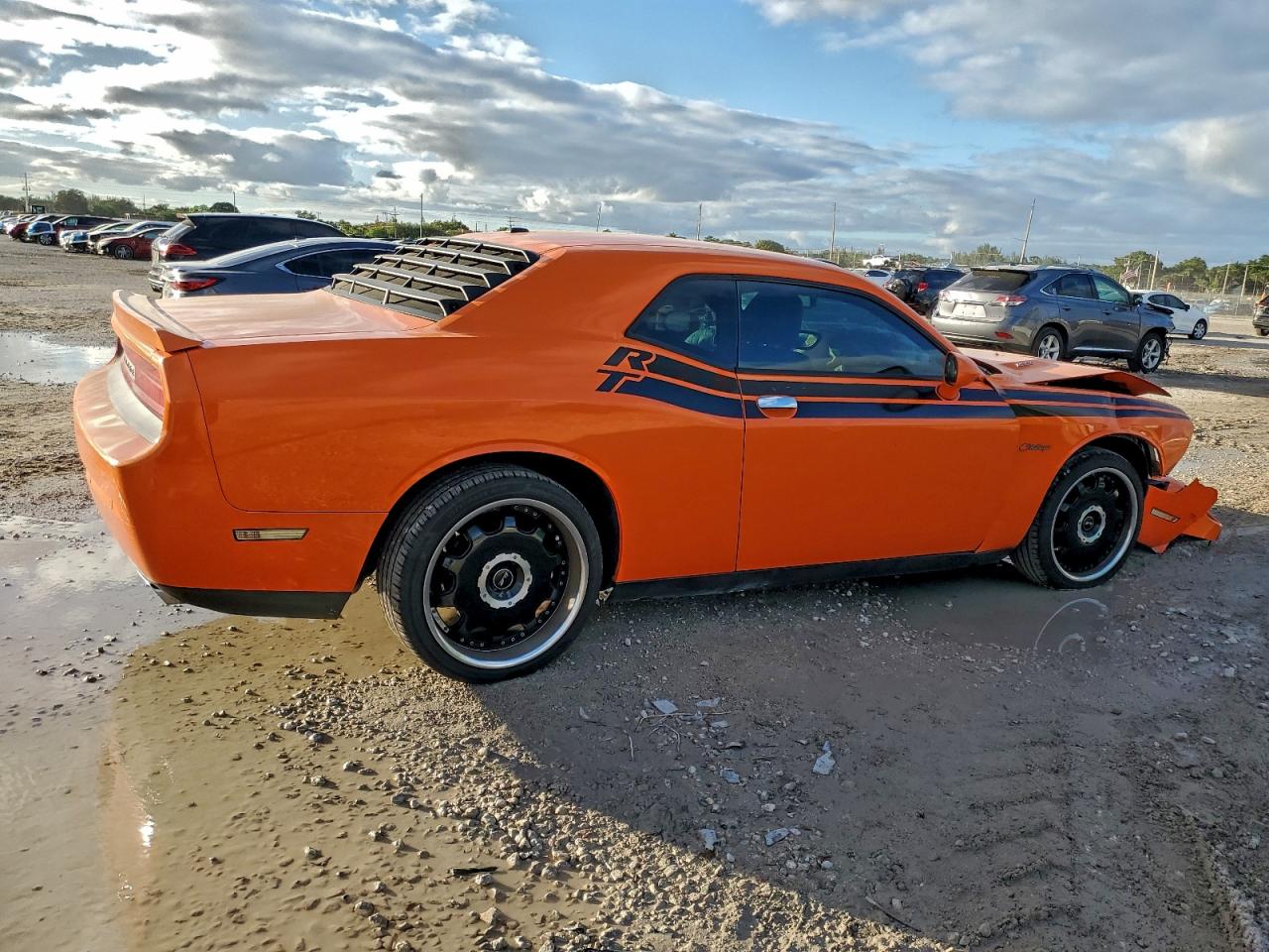 Dodge Challenger R/t Image 3