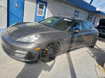  Salvage Porsche Panamera