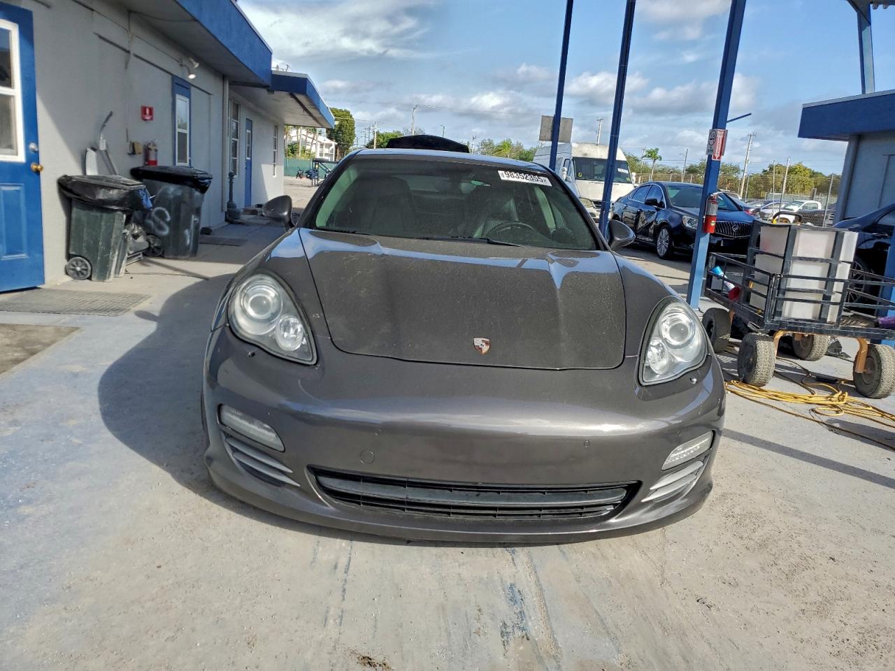 Porsche Panamera 2 Image 6