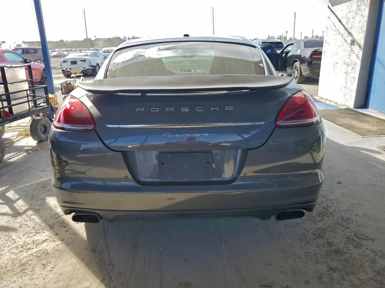 Porsche Panamera 2 Image 3