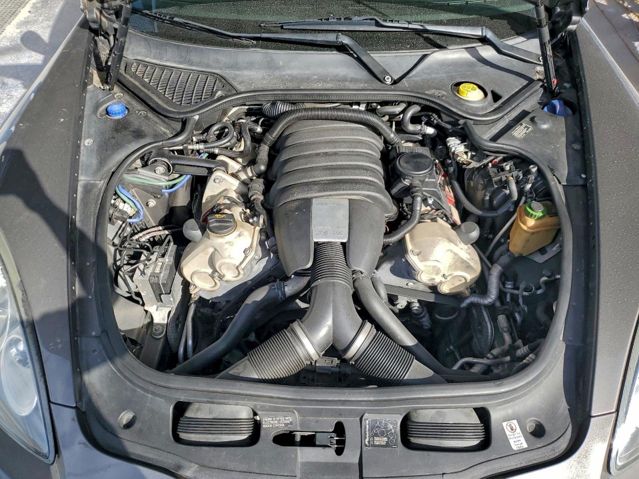 Porsche Panamera 2 Image 11