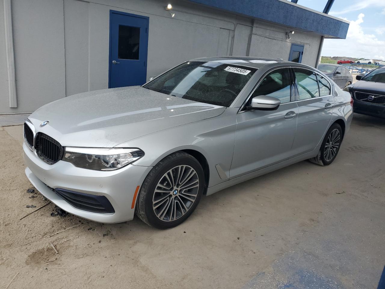 BMW 5 Series Xi Image 1