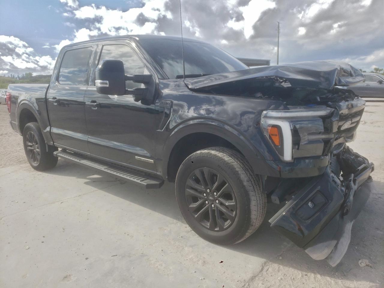 Ford F-150 Lariat Image 10