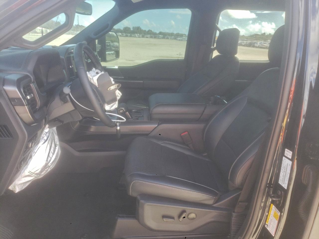 Ford F-150 Lariat Image 3