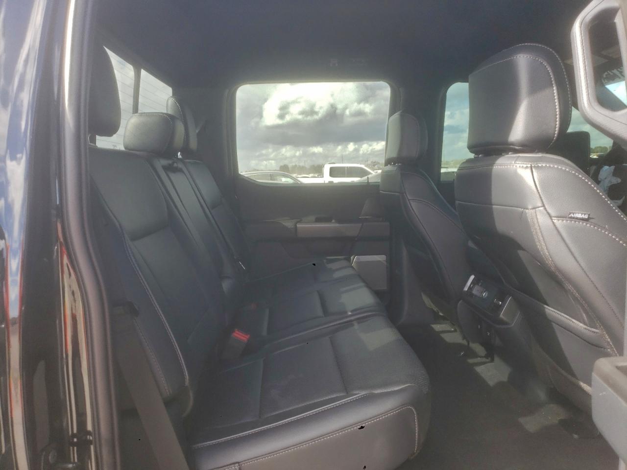 Ford F-150 Lariat Image 9