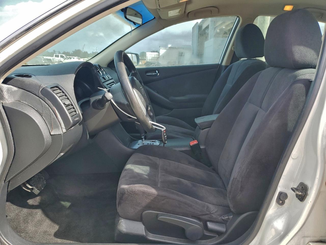 Nissan Altima 2.5 Image 9