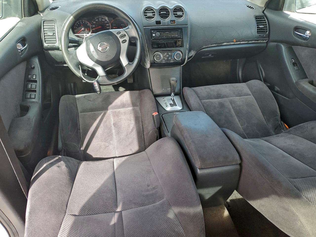 Nissan Altima 2.5 Image 6