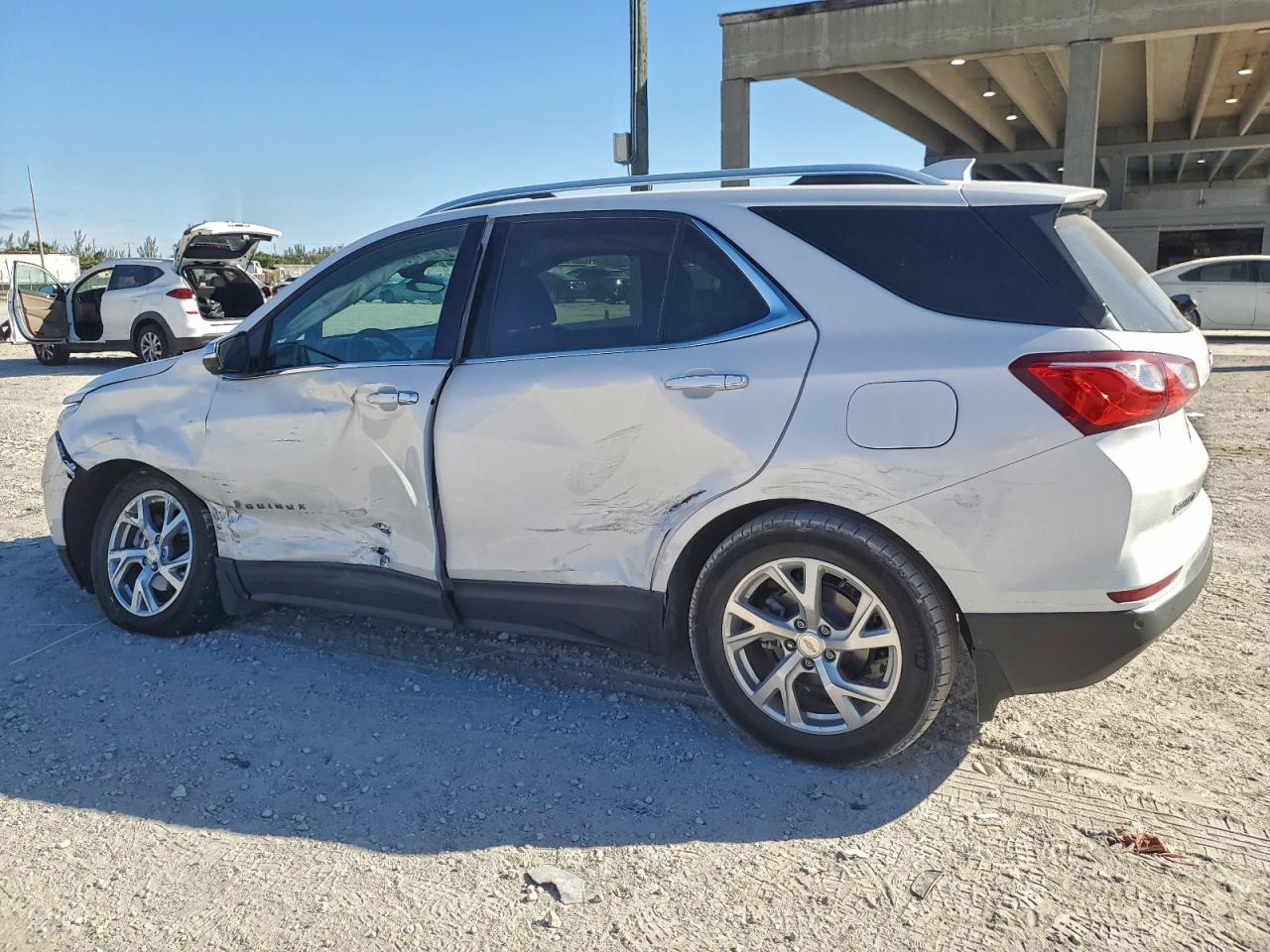 Chevrolet Equinox Premier Image 3