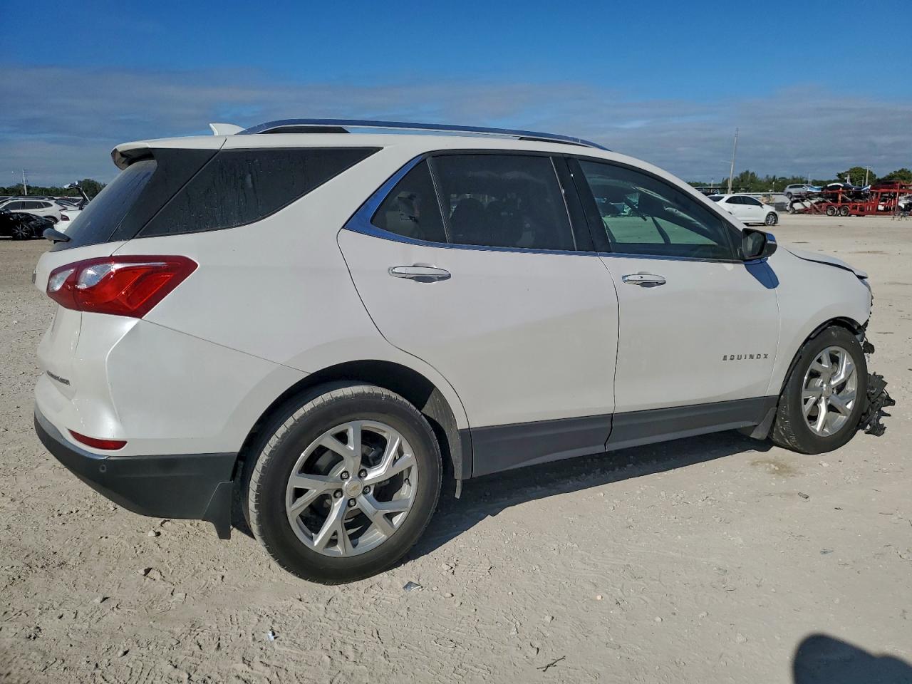 Chevrolet Equinox Premier Image 2