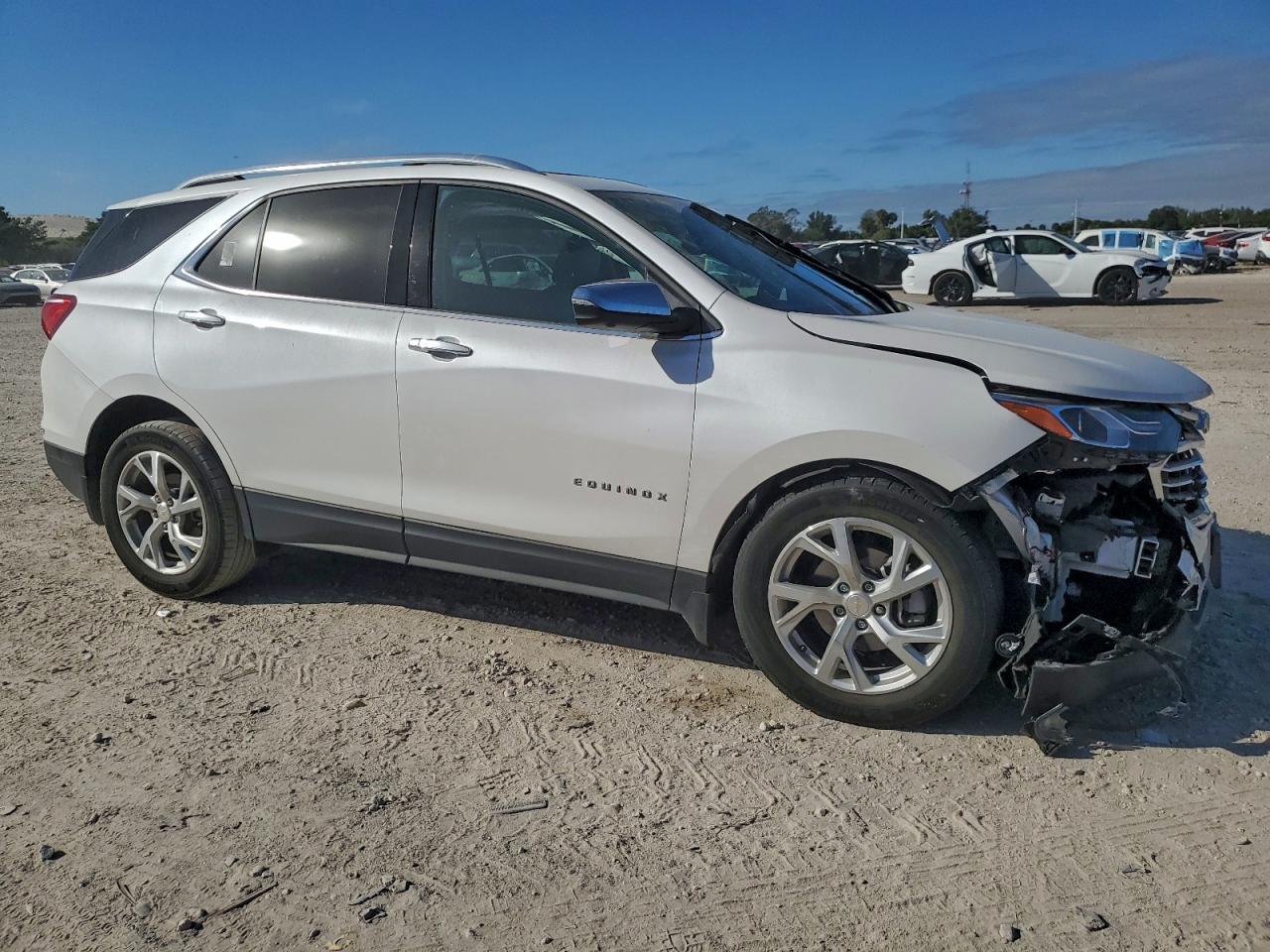 Chevrolet Equinox Premier Image 6