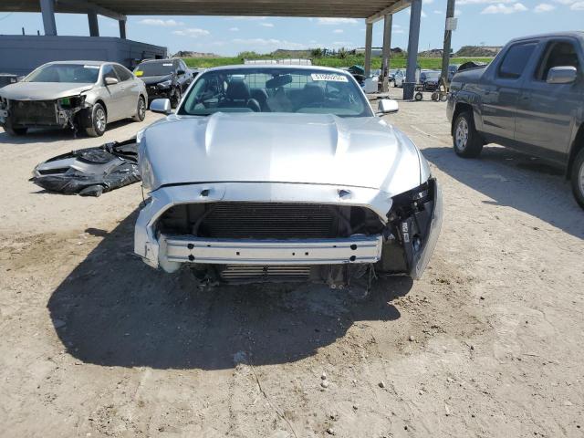 Ford Mustang Image 4