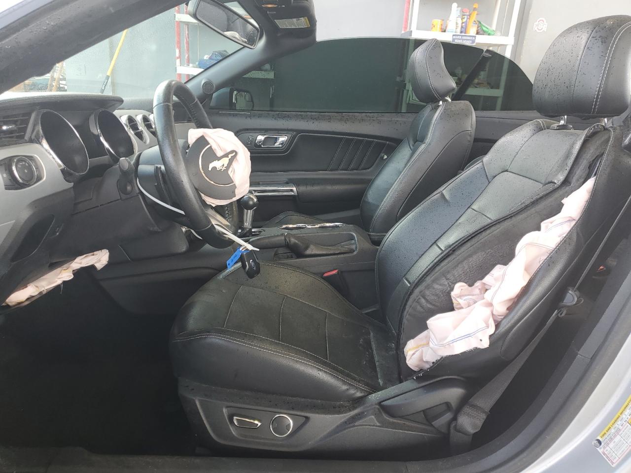 Ford Mustang Image 6