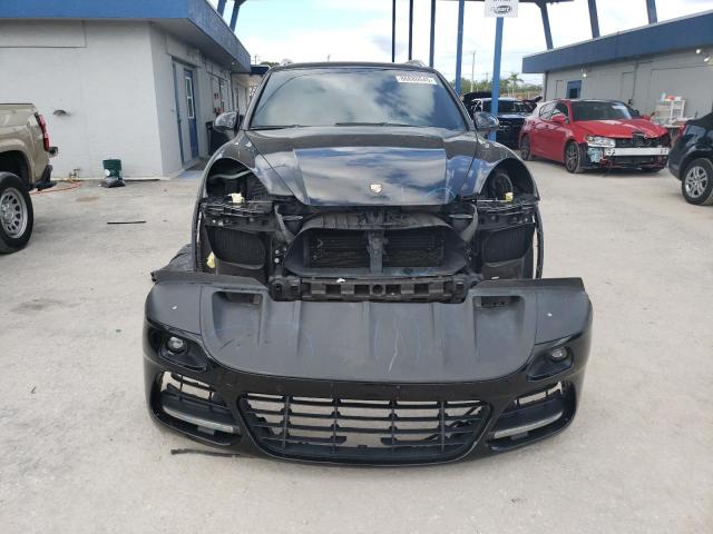 Porsche Cayenne Turbo Image 8