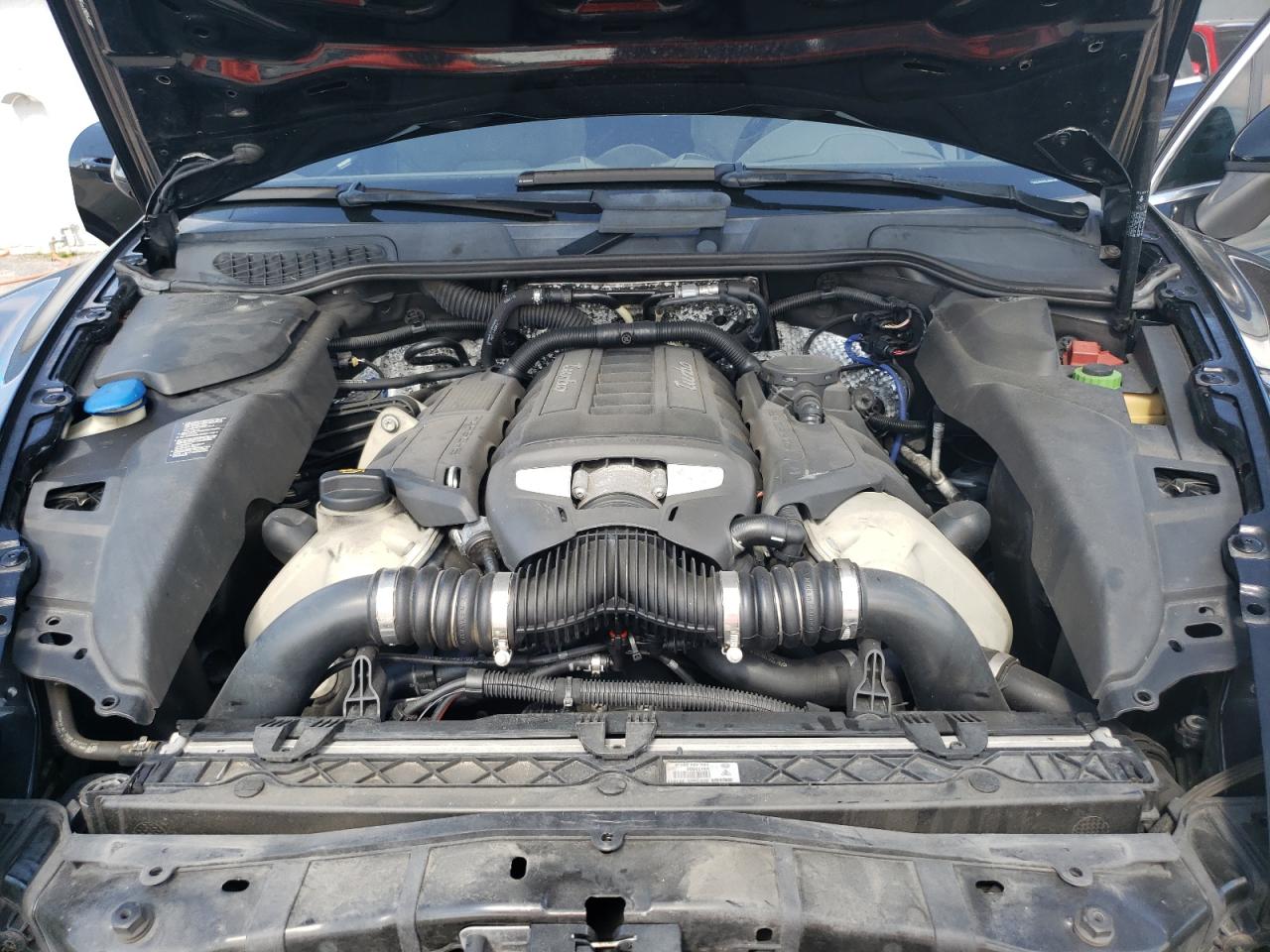 Porsche Cayenne Turbo Image 12