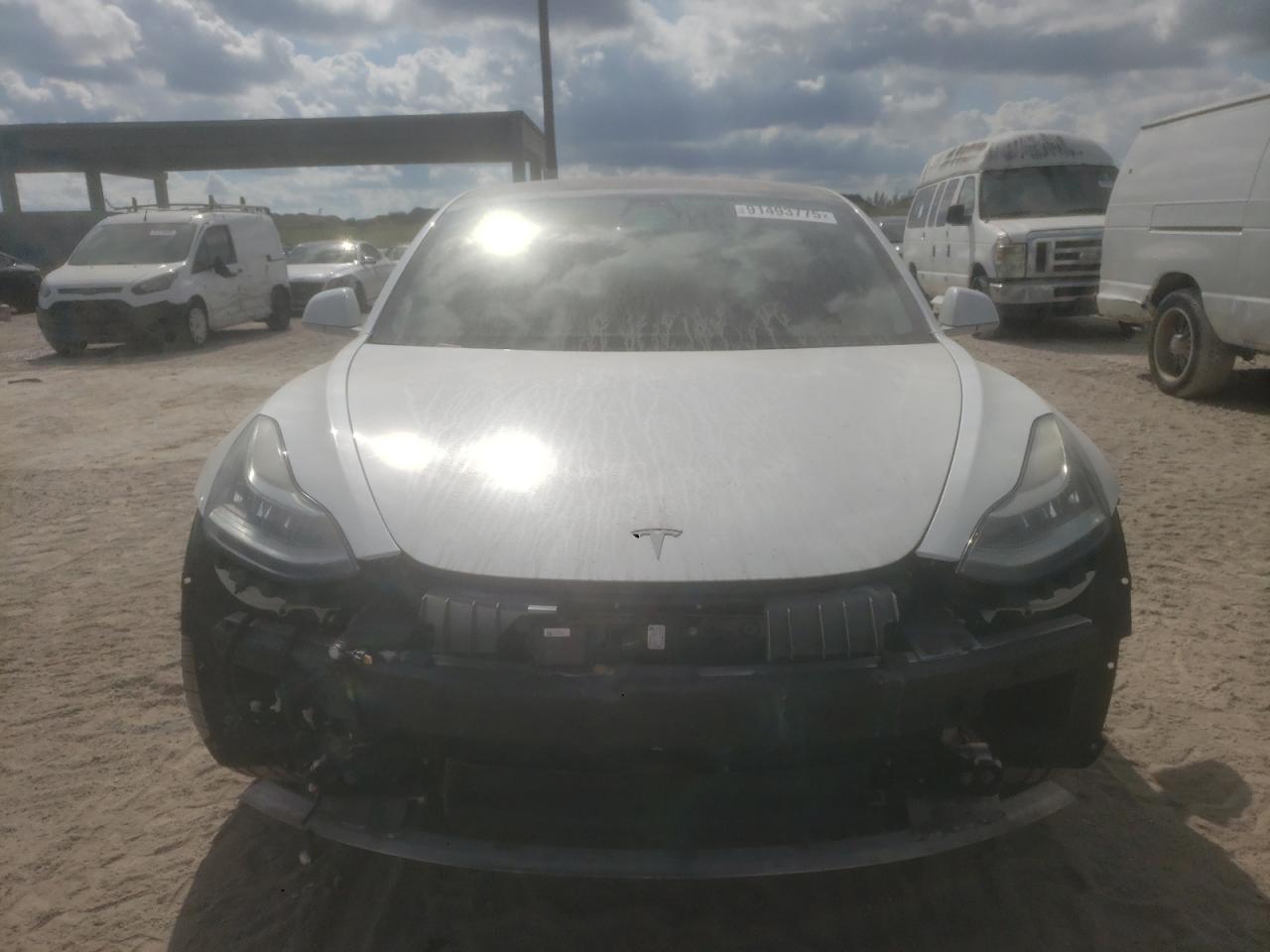 Tesla Model 3 Image 4