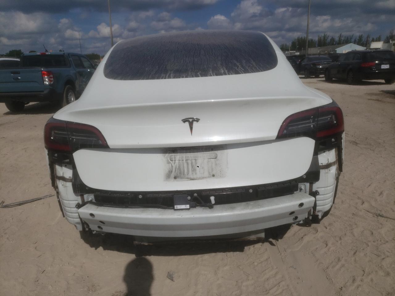 Tesla Model 3 Image 11