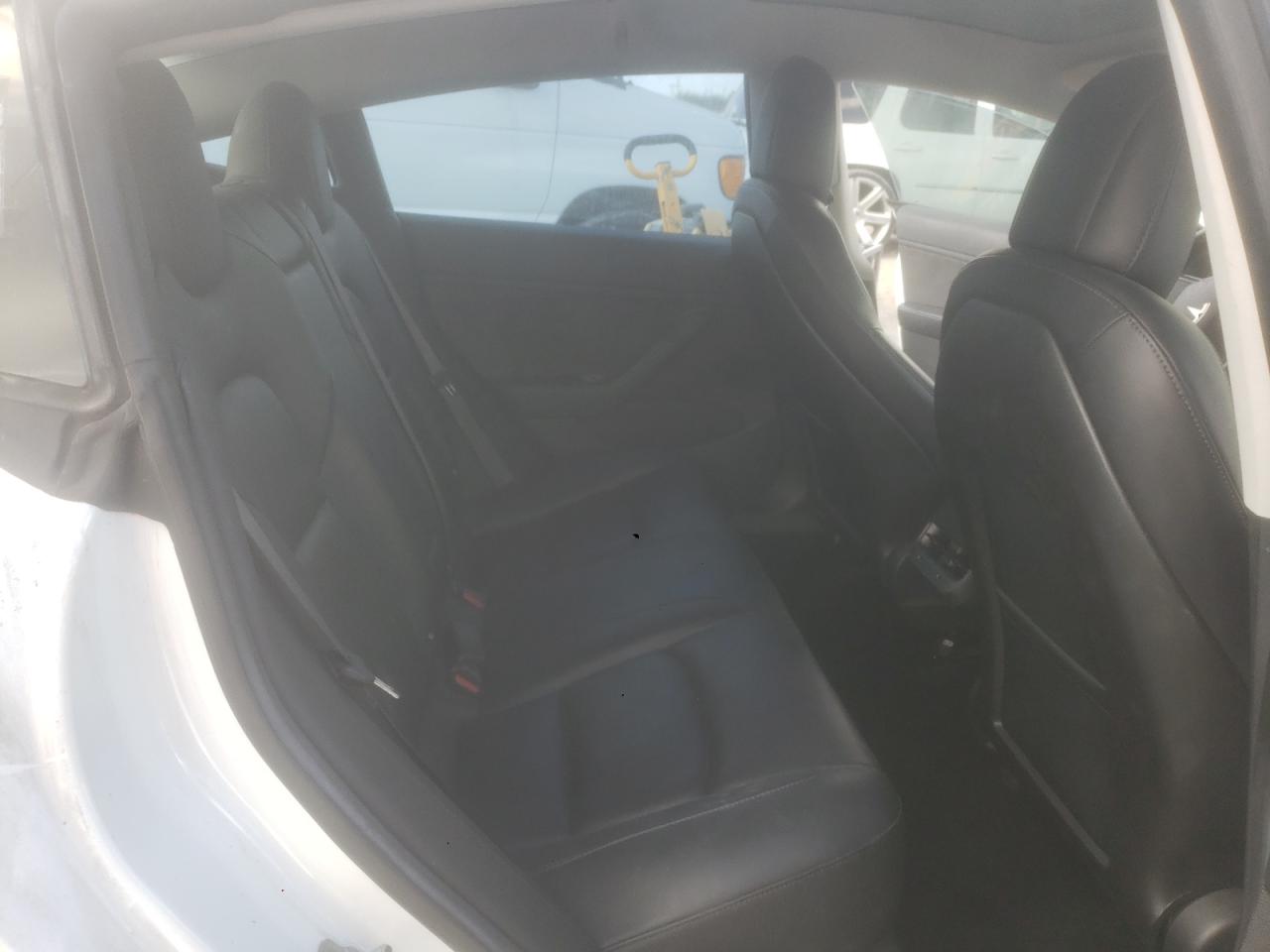 Tesla Model 3 Image 12