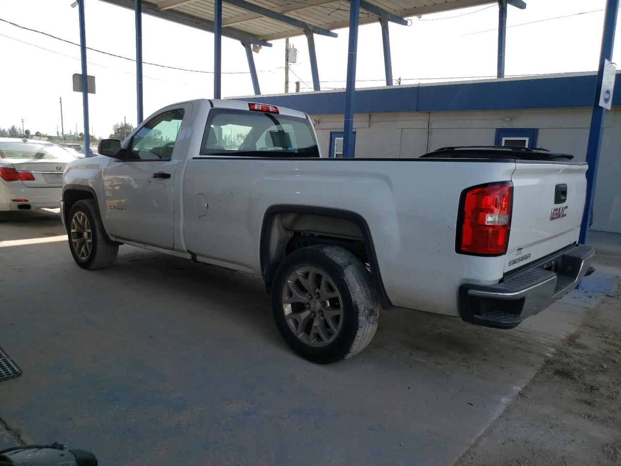 GMC Sierra C1500 Image 8