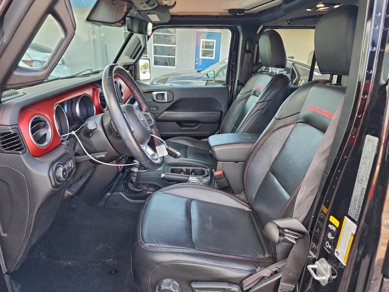 Jeep Wrangler Rubicon Image 13