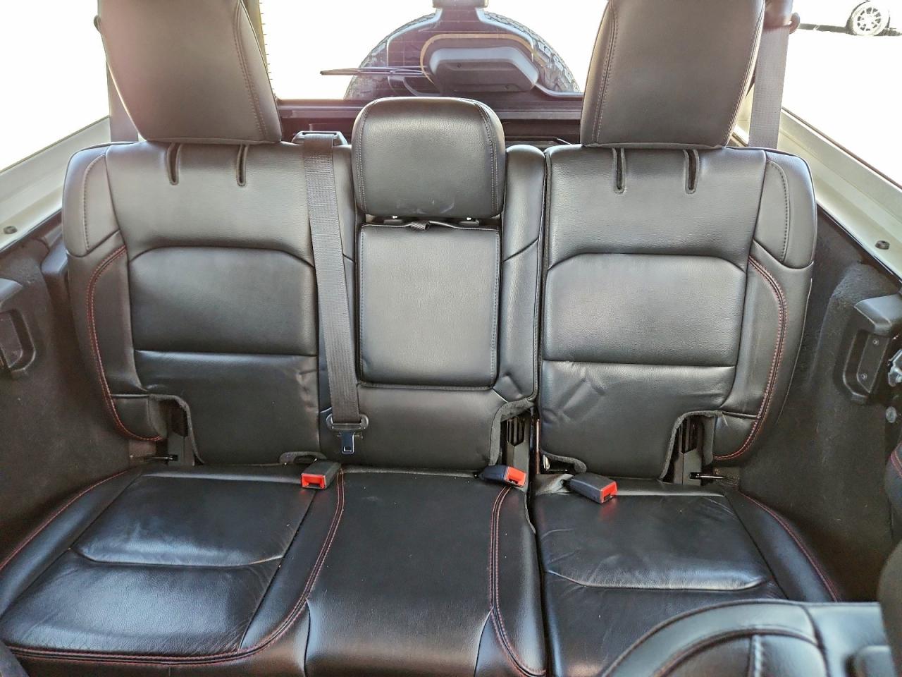 Jeep Wrangler Rubicon Image 9