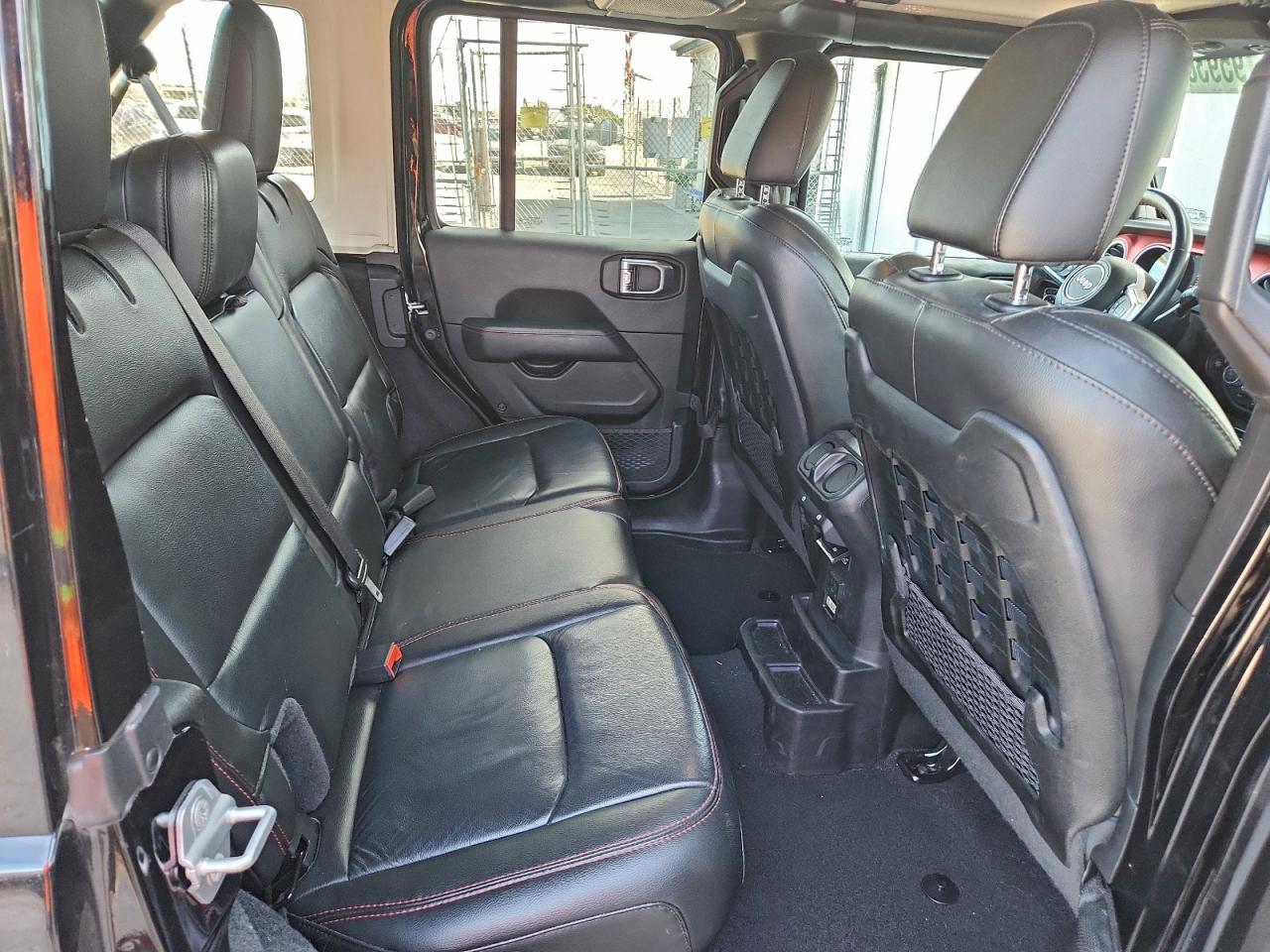 Jeep Wrangler Rubicon Image 14