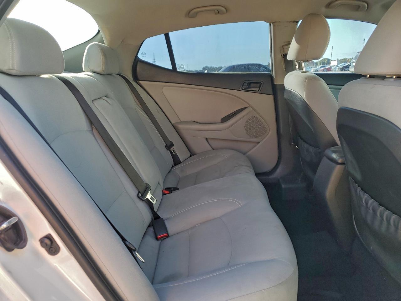 Kia Optima Lx Image 9