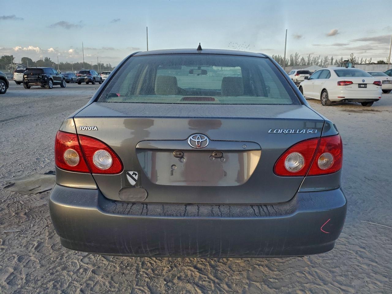 Toyota Corolla Ce Image 7