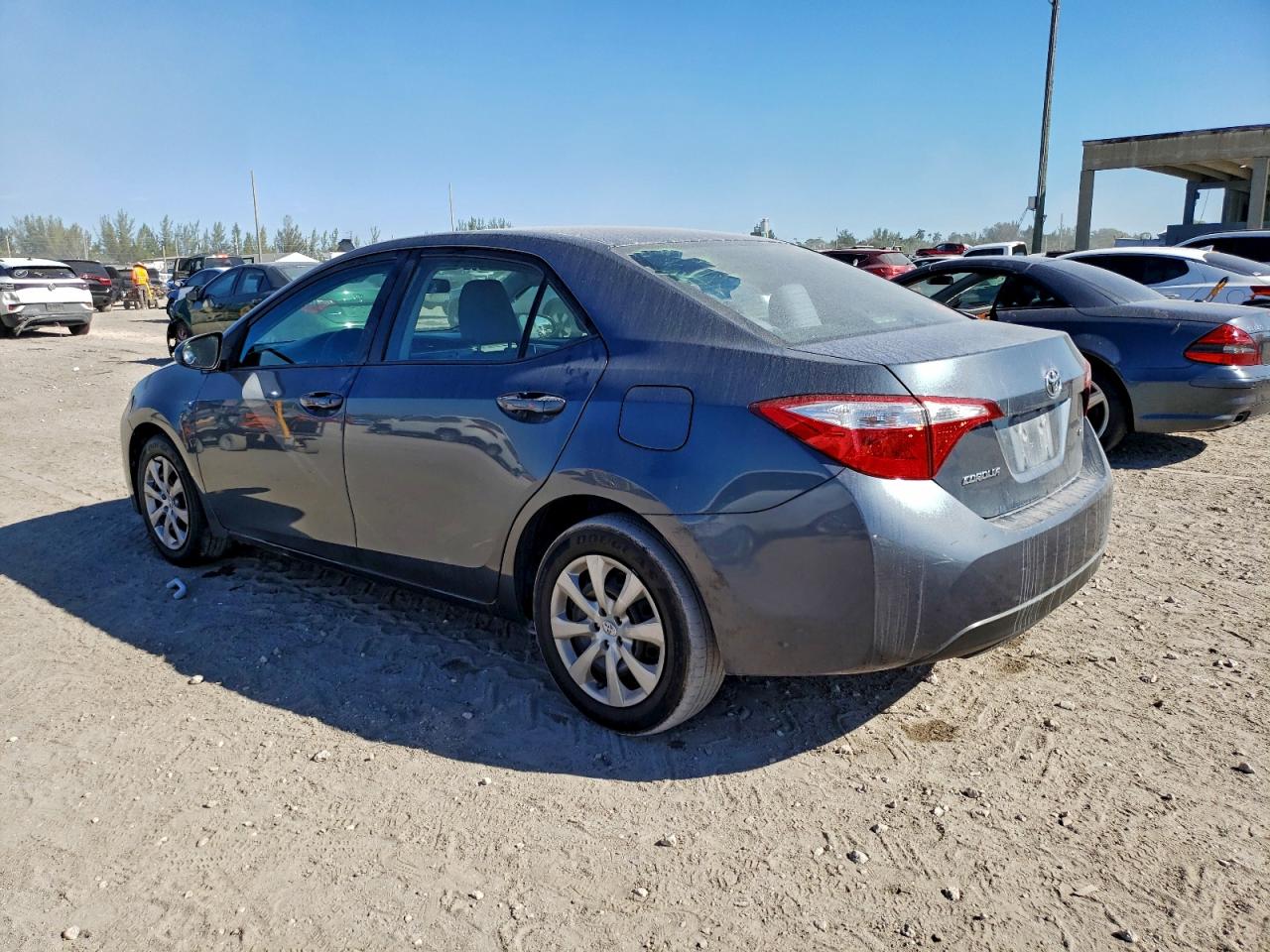 Toyota Corolla L Image 9