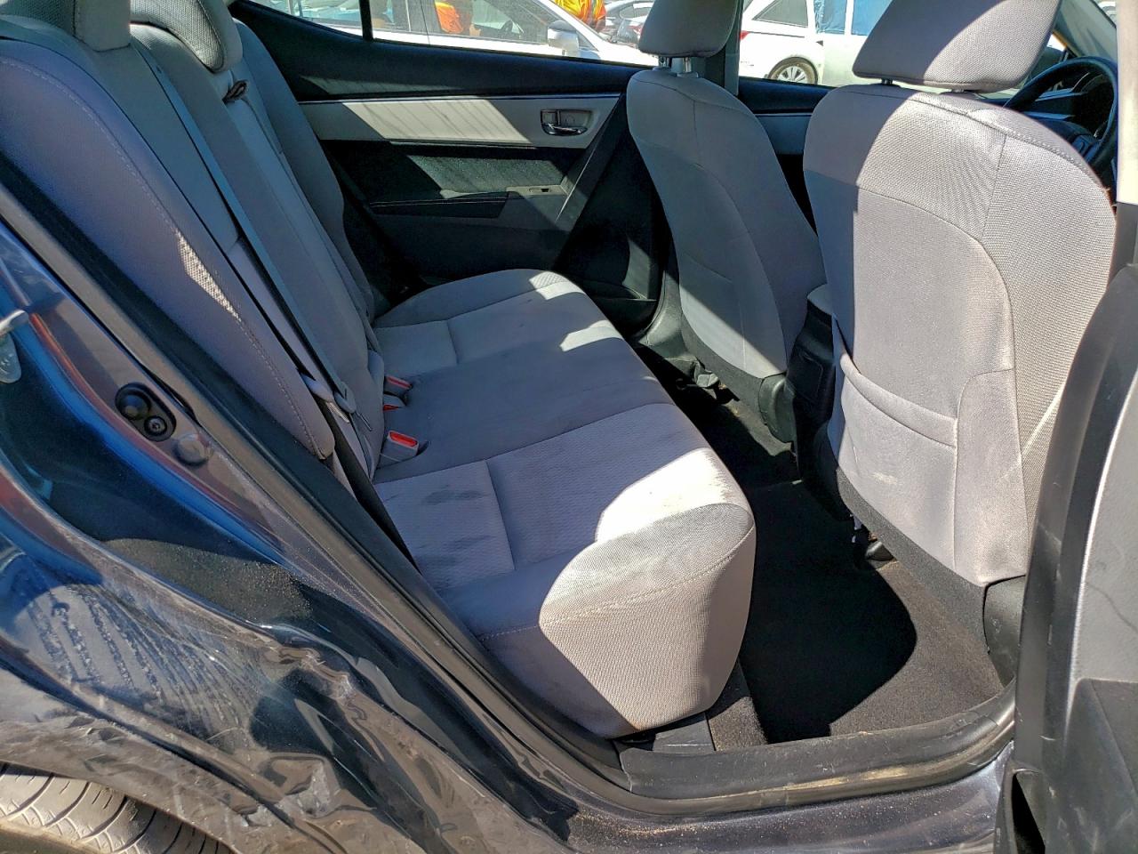 Toyota Corolla L Image 6