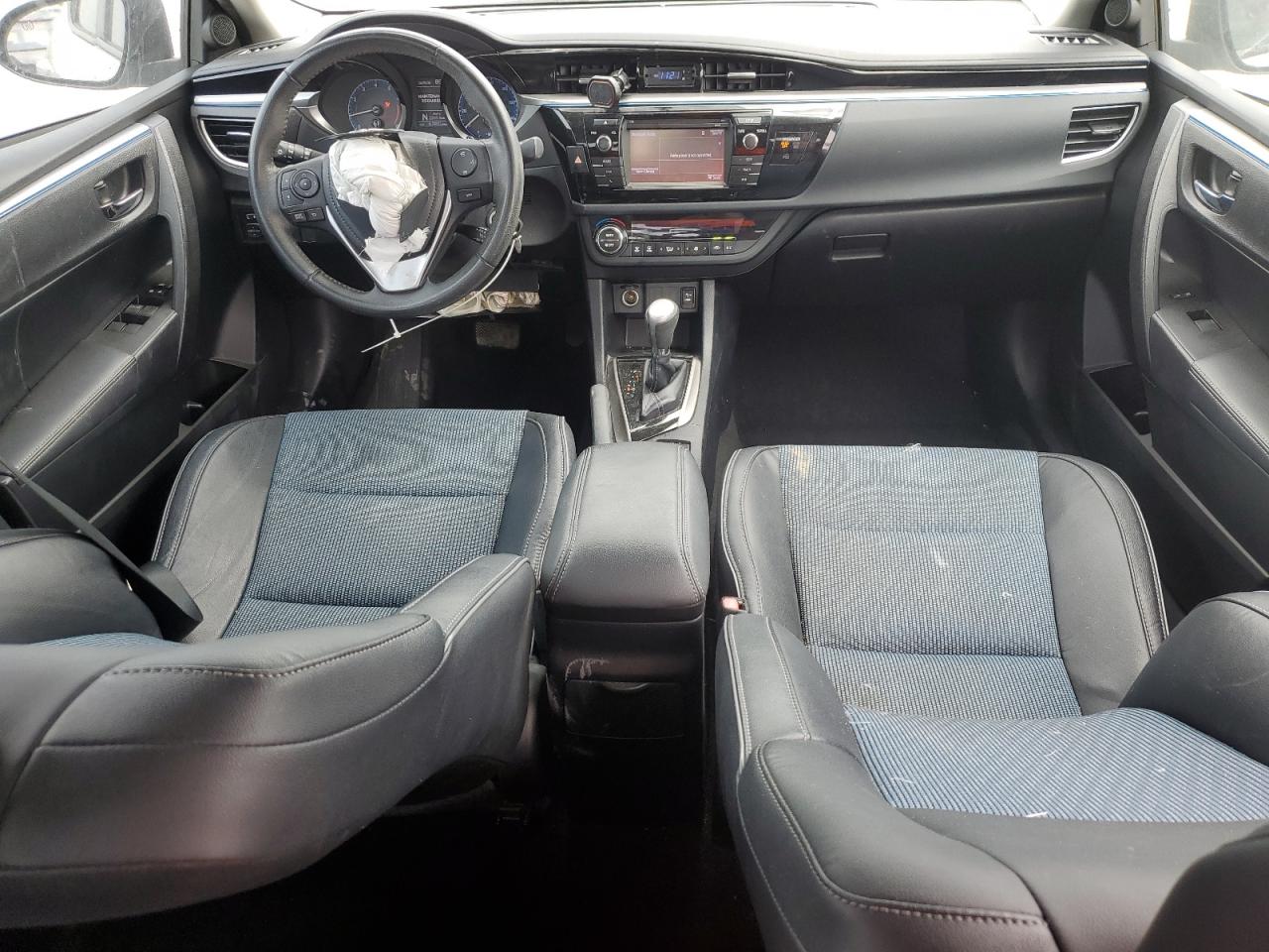 Toyota Corolla L Image 12