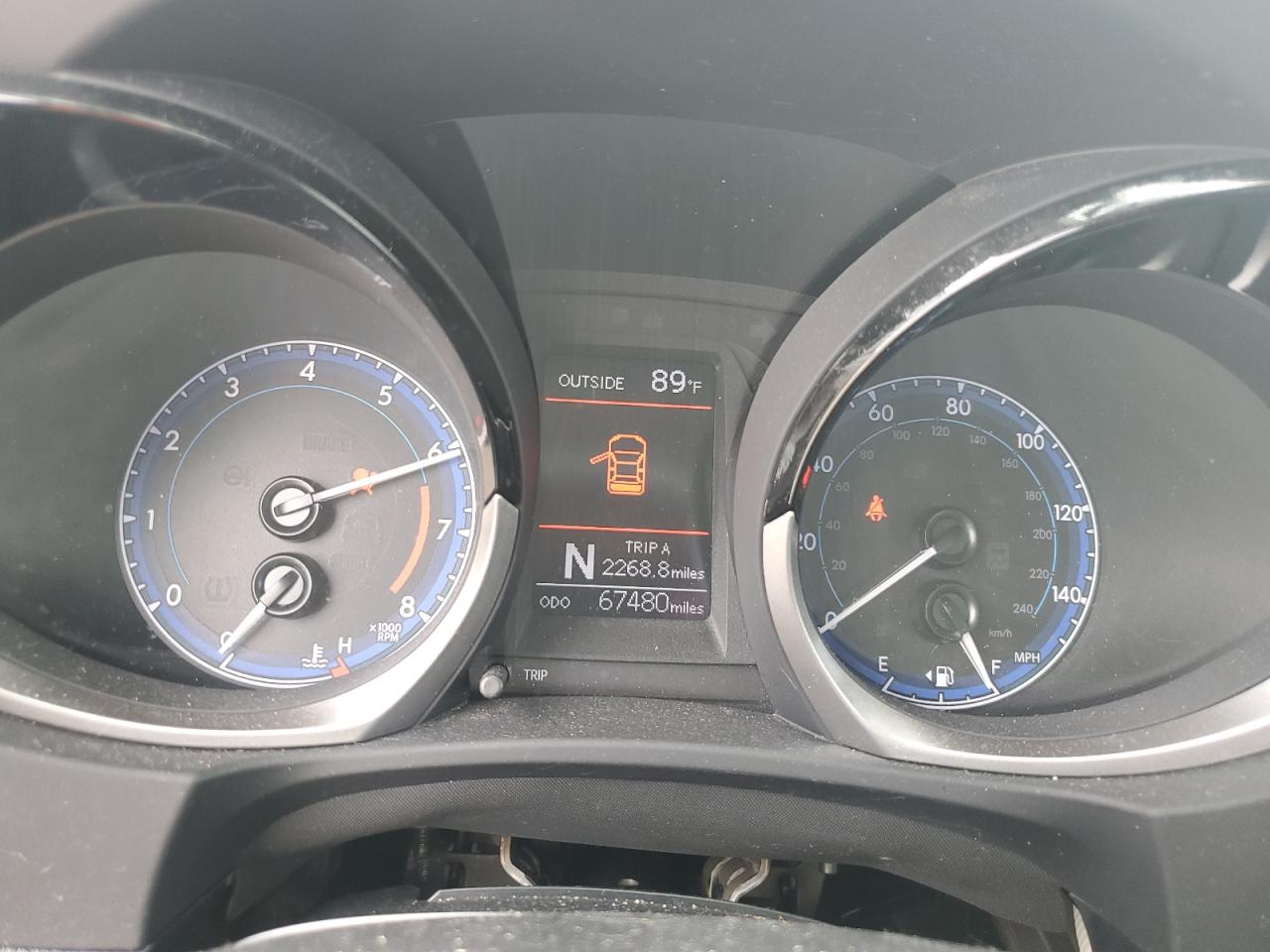 Toyota Corolla L Image 10