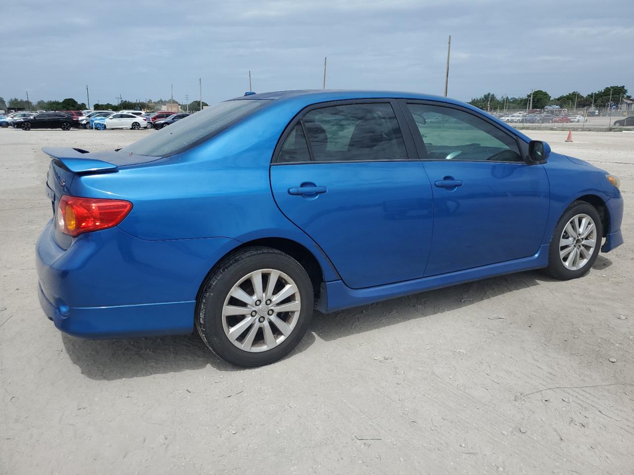 Toyota Corolla Base Image 8