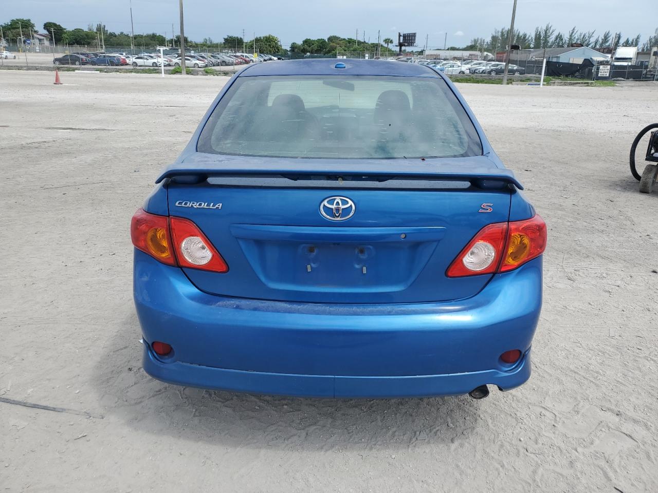 Toyota Corolla Base Image 4